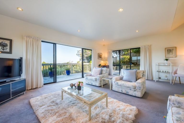 Photo of property in 6 Avonlea Grove, Belmont, Lower Hutt, 5010