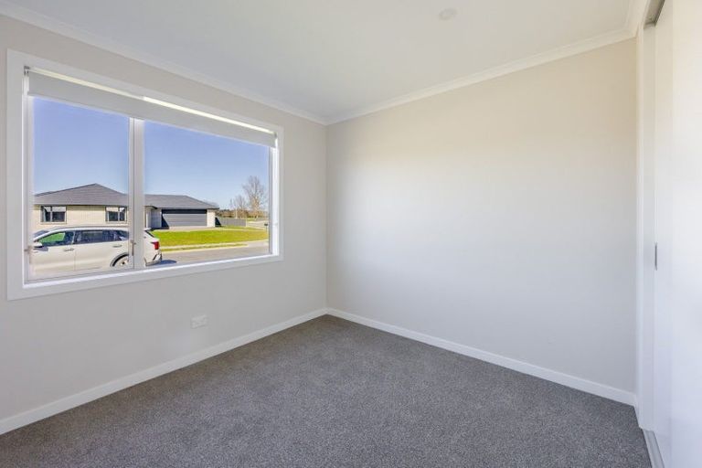 Photo of property in 33 Belgrove Drive, Waipukurau, 4200