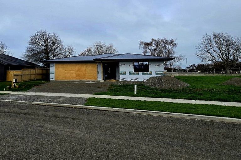 Photo of property in 10 Campbell Place, Marton, 4710