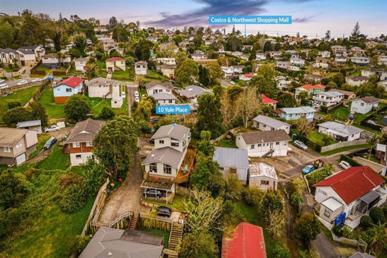Photo of property in 10 Yule Place, Massey, Auckland, 0614
