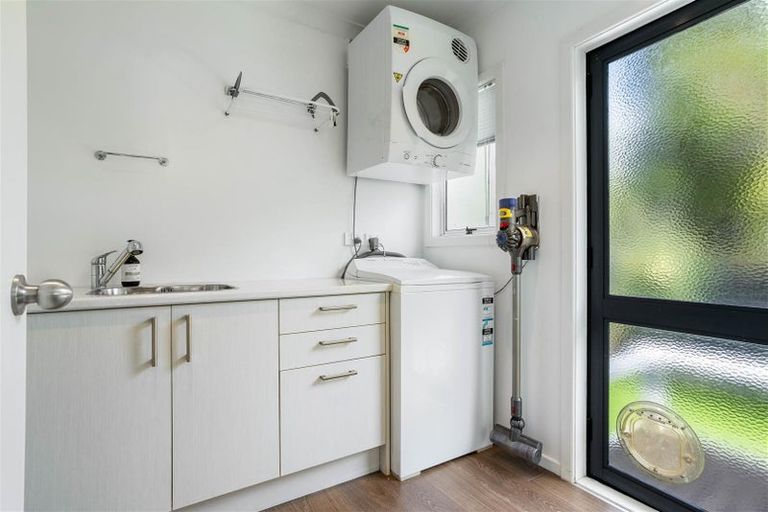 Photo of property in 114 Everitt Crescent, Whangamata, 3620