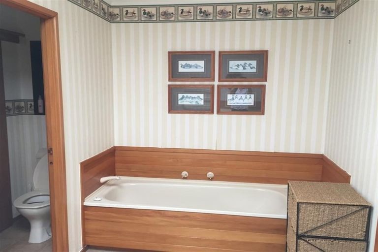 Photo of property in 155 Rockell Road, Whananaki, Hikurangi, 0181