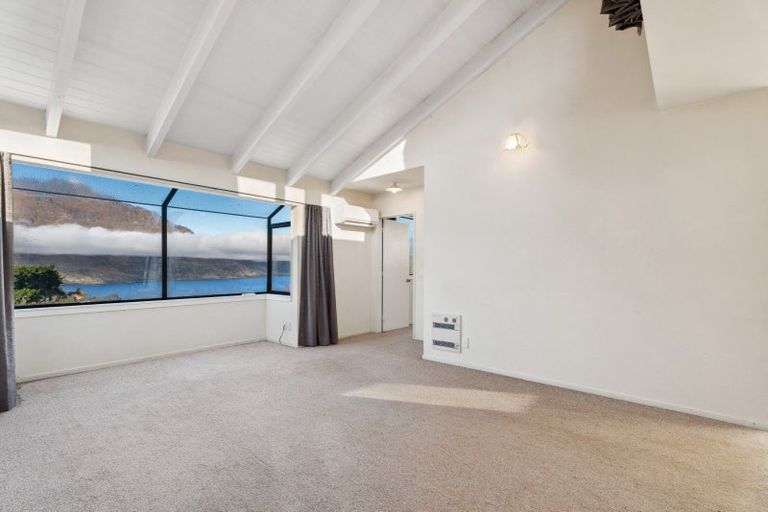 Photo of property in 6a Dart Place, Fernhill, Queenstown, 9300