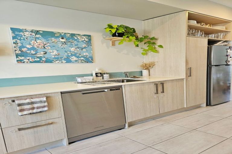 Photo of property in 4 Ceramic Lane, New Lynn, Auckland, 0600