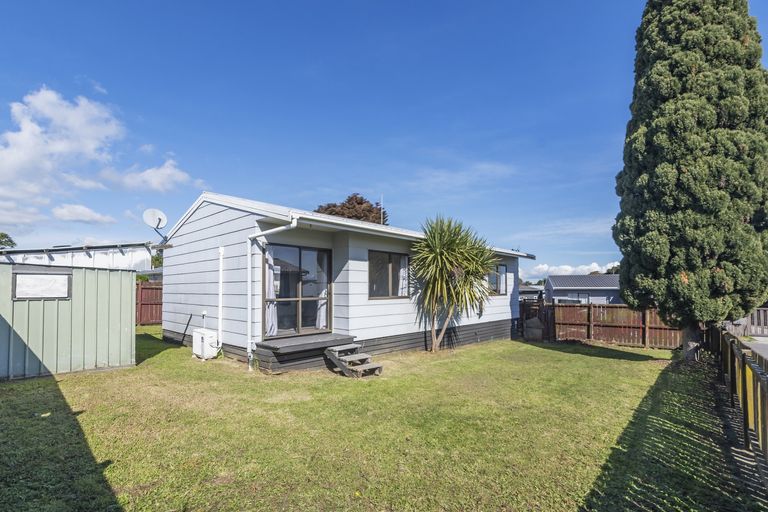 Photo of property in 1/20 Hatherley Place, Clendon Park, Auckland, 2103
