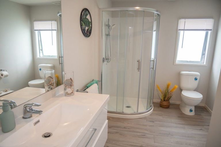 Photo of property in 14 Protea Drive, Cable Bay, 0420