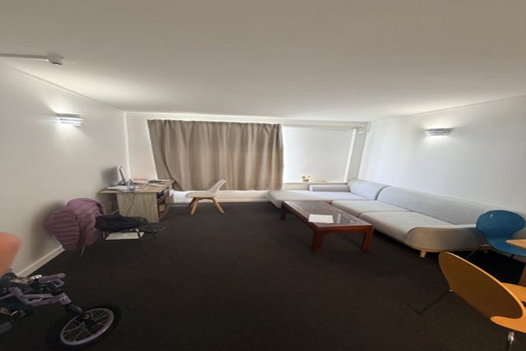 Photo of property in Hobson Court Flats, 36/70 Hobson Street, Thorndon, Wellington, 6011