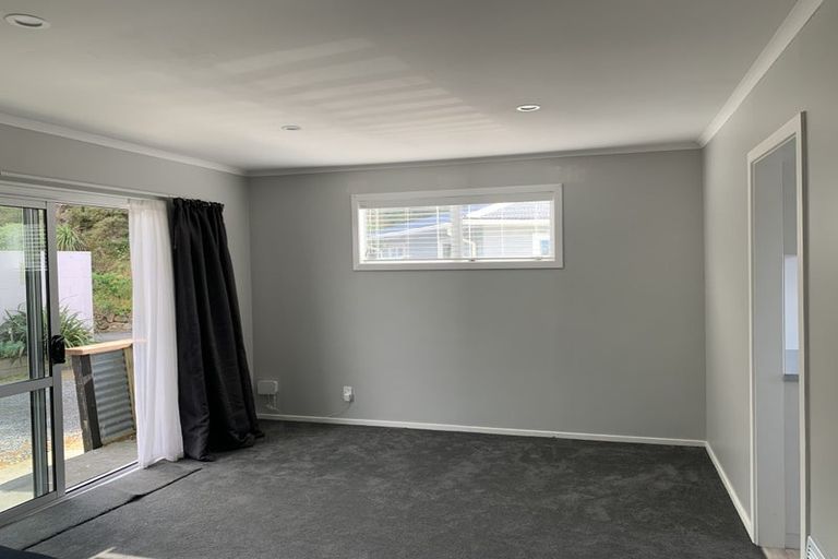 Photo of property in 74 Montreal Grove, Kingston, Wellington, 6021