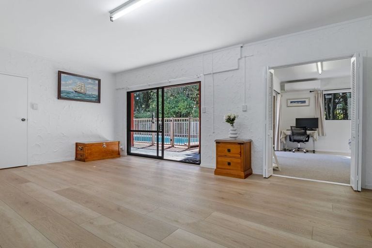 Photo of property in 8 Deodar Place, Totara Heights, Auckland, 2105