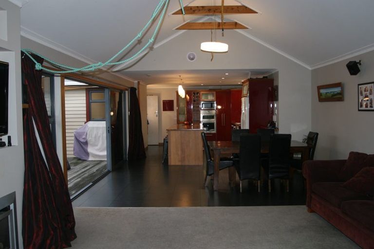 Photo of property in 36 Fitzroy Road, Fitzroy, New Plymouth, 4312