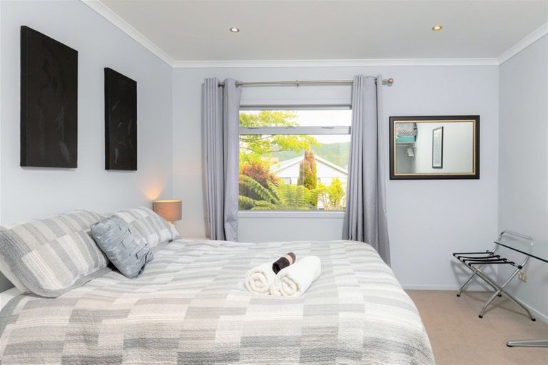 Photo of property in 7 Finlay Grove, Waikawa, Picton, 7220