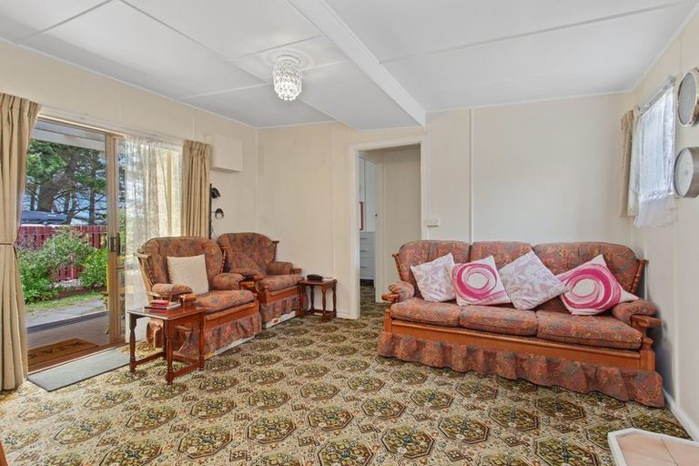 Photo of property in 14 Chamberlain Avenue, Amberley, 7481