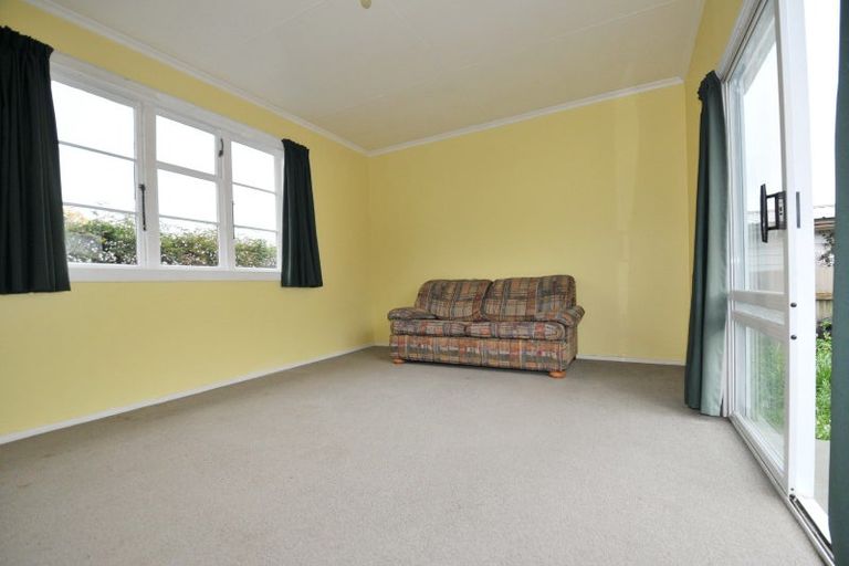 Photo of property in 8 Hannan Street, Levin, 5510