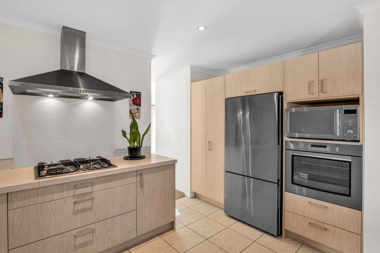 Photo of property in 21 Saltwood Street, Red Beach, 0932