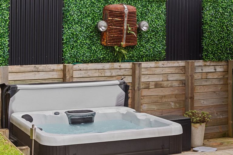 Photo of property in 111 Pacific View Drive, Whangamata, 3620