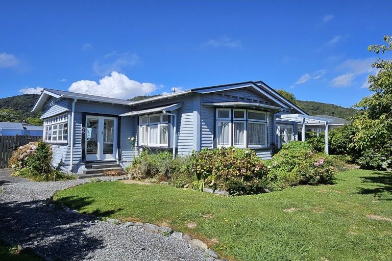 Photo of property in 65 Bright Street, Cobden, Greymouth, 7802