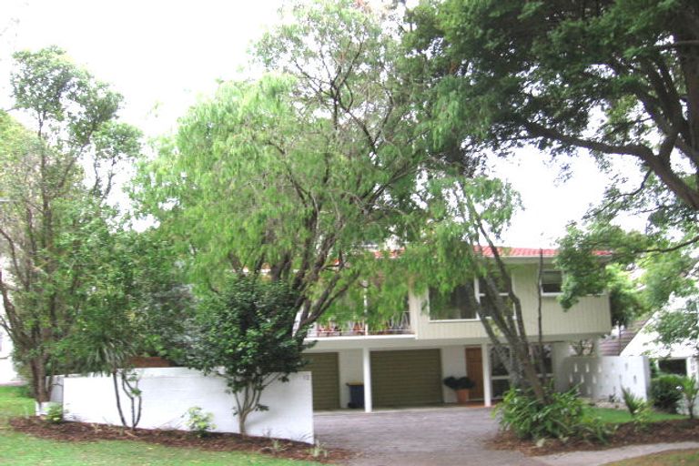 Photo of property in 12 Northgrove Avenue, Hillcrest, Auckland, 0627