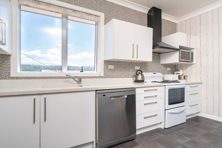 Photo of property in 63 Easther Crescent, Kew, Dunedin, 9012