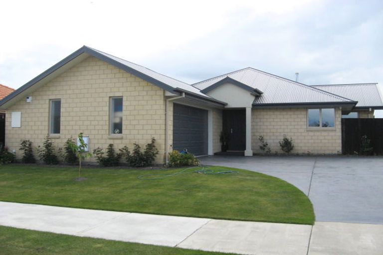Photo of property in 6 Bayliss Close, Northwood, Christchurch, 8051
