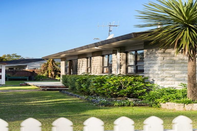 Photo of property in 204 Hilton Drive, Whangamata, 3620