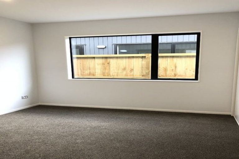 Photo of property in 22 Farmland Road, Papakura, 2110