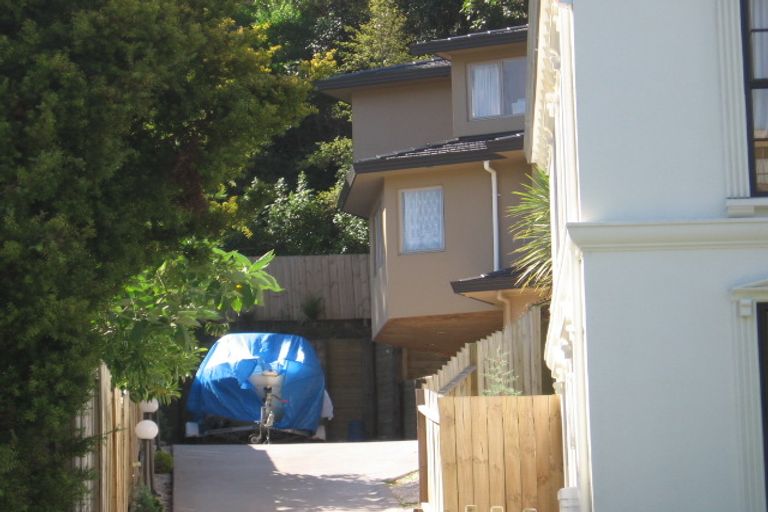 Photo of property in 25a Penguin Drive, Murrays Bay, Auckland, 0630