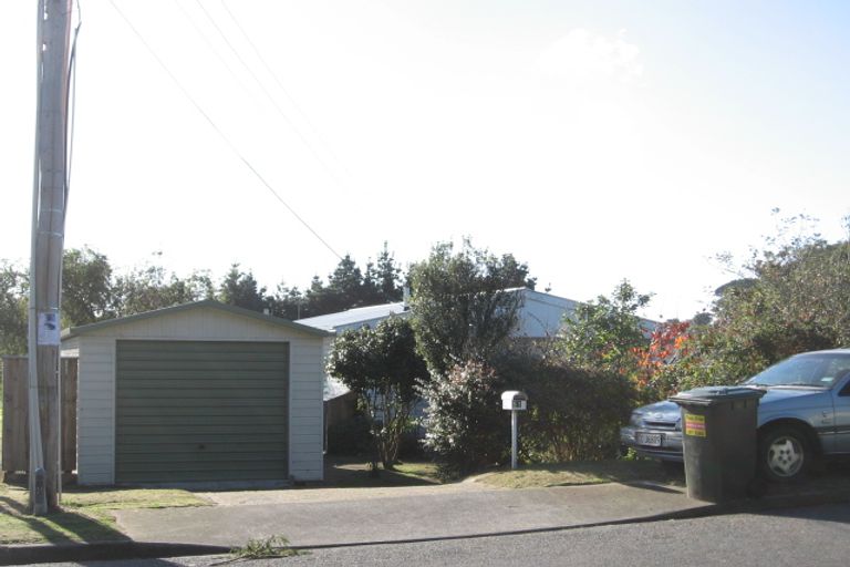 Photo of property in 51 Tiromoana Road, Raumati South, Paraparaumu, 5032