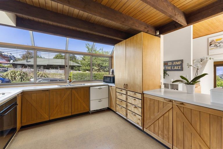 Photo of property in 18 Williams Street, Sunshine Bay, Queenstown, 9300