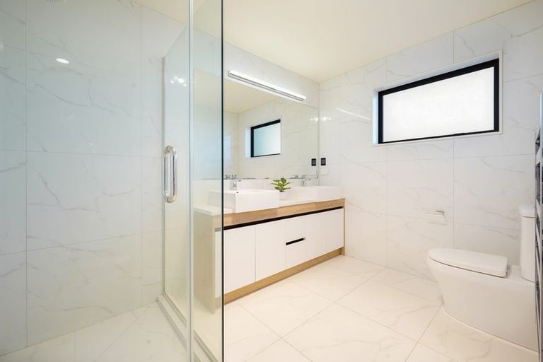 Photo of property in 17 Toanui Road, Hobsonville, Auckland, 0616