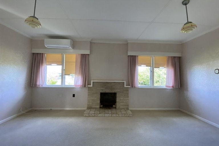 Photo of property in 16 Nicholson Avenue, Papatoetoe, Auckland, 2025