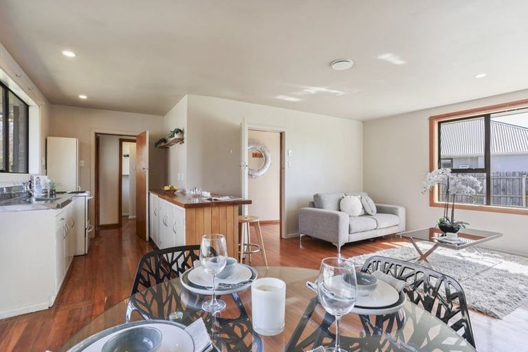 Photo of property in 67 Englefield Road, Northwood, Christchurch, 8051