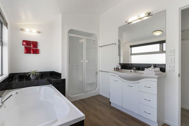 Photo of property in 118 Brook Place, Whangamata, 3620