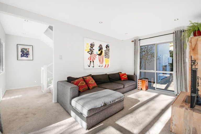 Photo of property in 115 Waldorf Crescent, Orewa, 0931