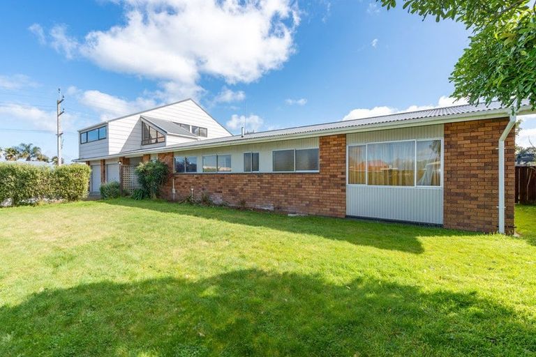 Photo of property in 1 Delamare Road, St Andrews, Hamilton, 3200