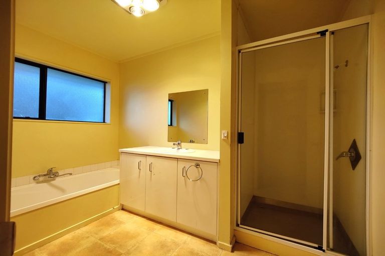 Photo of property in 18 Channing Crescent, Botany Downs, Auckland, 2010