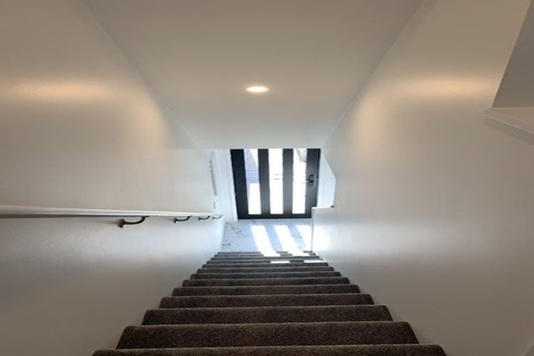 Photo of property in 2/97 Whites Line East, Waiwhetu, Lower Hutt, 5010