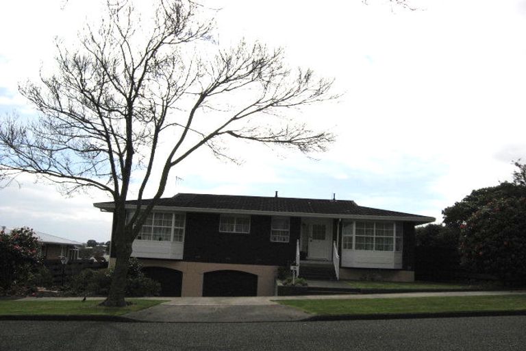 Photo of property in 13 Churchill Street, Levin, 5510