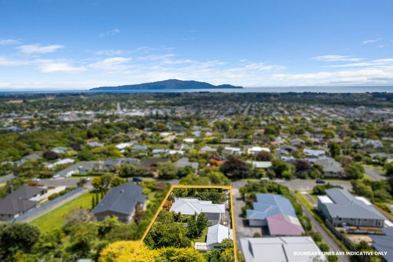 Photo of property in 21 Tui Crescent, Waikanae, 5036