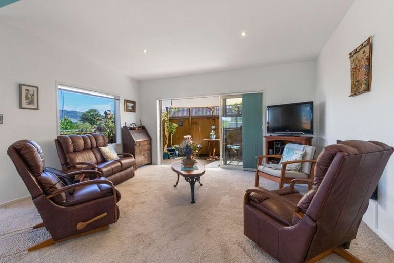 Photo of property in 10 Riverside Place, Katikati, 3129