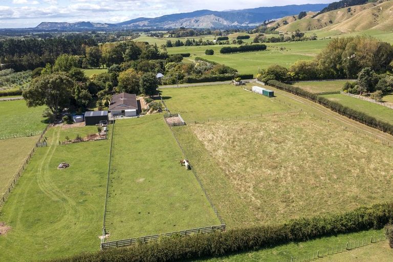 Photo of property in 24 Best Road, Te Horo, Otaki, 5582