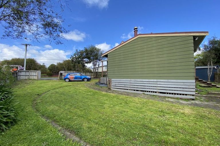 Photo of property in 5 Harrington Road, Henderson, Auckland, 0610