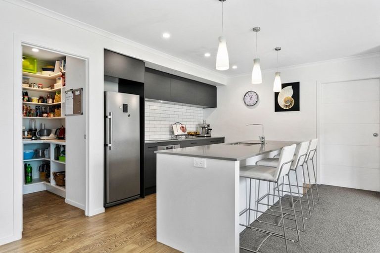 Photo of property in 22 Ballintoy Park Drive, Welcome Bay, Tauranga, 3175