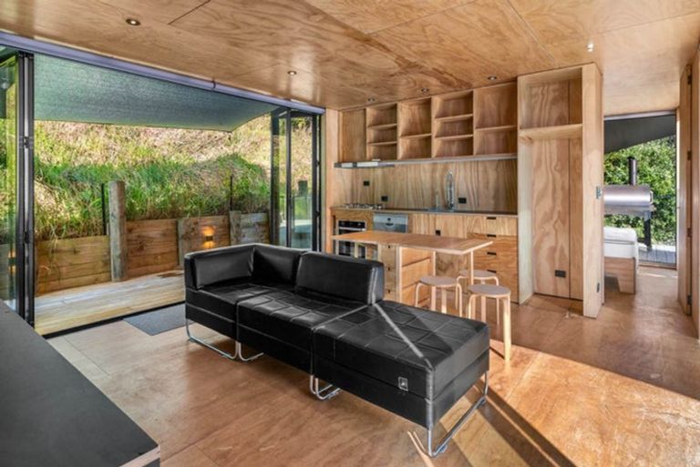 Photo of property in 16 Taranga Road, Langs Beach, Waipu, 0582