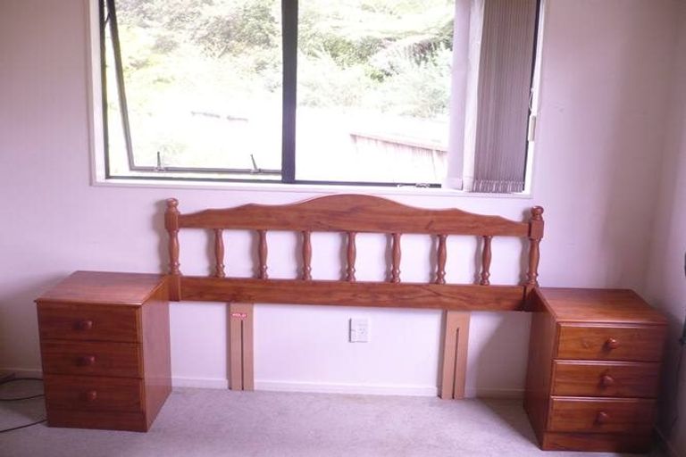 Photo of property in 28 Ronald Macken Place, Windsor Park, Auckland, 0632