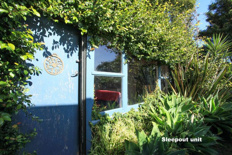 Photo of property in 21 Calvert Road, Raglan, 3297