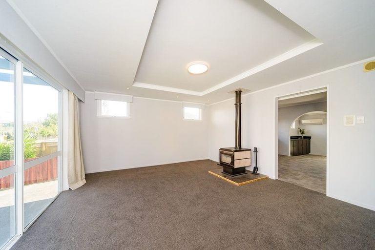 Photo of property in 27 Galway Avenue, Hokowhitu, Palmerston North, 4410
