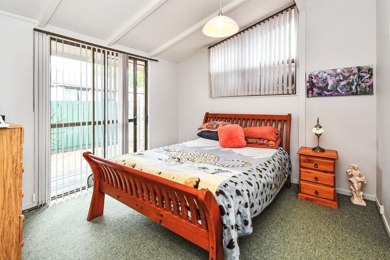 Photo of property in 26 Oakmont Place, Wattle Downs, Auckland, 2103