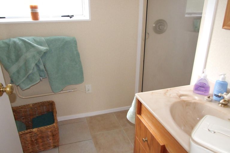 Photo of property in 17 Delta Place, Milson, Palmerston North, 4414