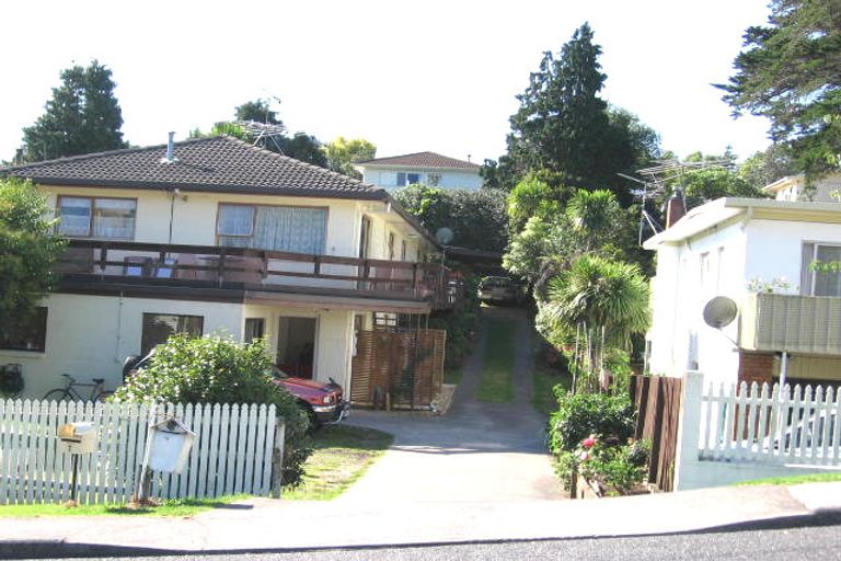 Photo of property in 1/7 Killarney Avenue, Torbay, Auckland, 0630