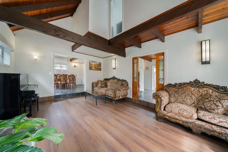 Photo of property in 68 Kaurilands Road, Titirangi, Auckland, 0604